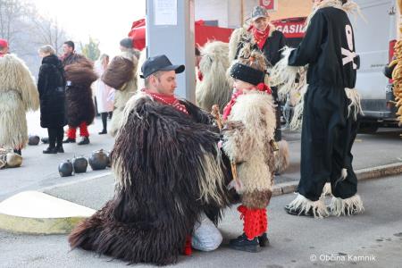 Kurenti iz Zamušanov v Kamniku preganjali zimo (1)